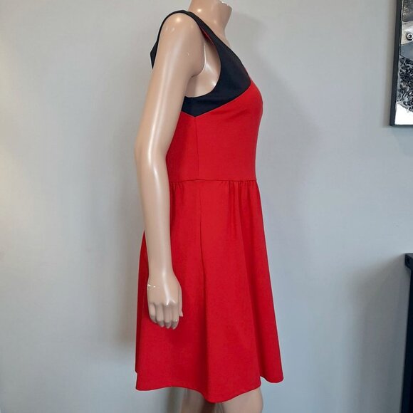 JESSICA SIMPSON Fit & Flare Color Block Cut Out Dress - Picture 4 of 12